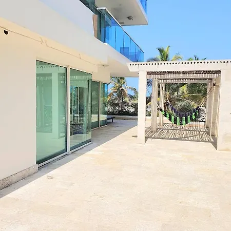 Frente A La Playa Morros 922 *