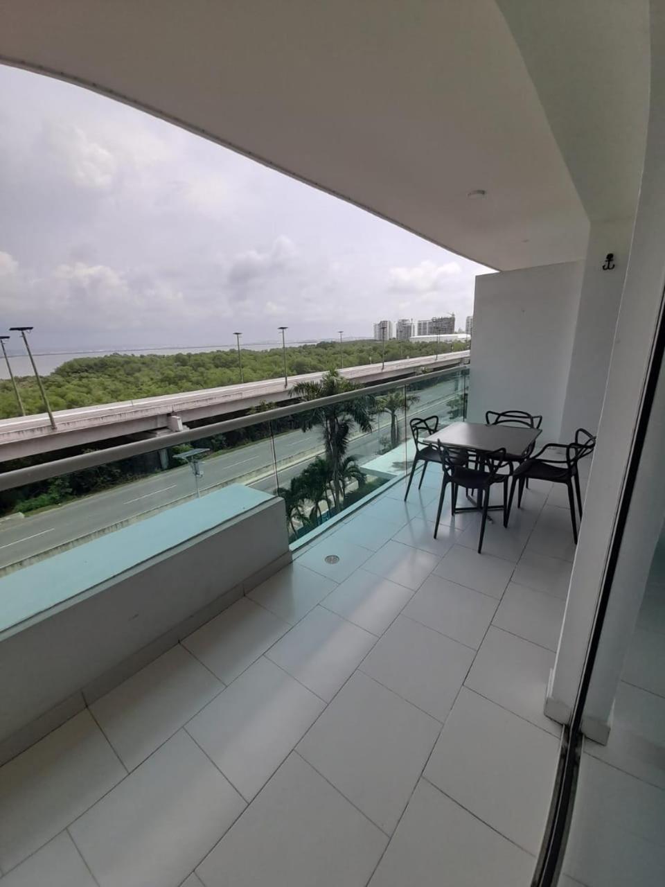 Frente A La Playa Morros 922 Cartagena