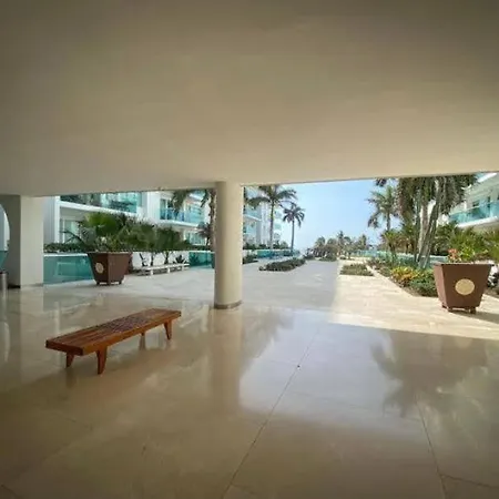 Frente A La Playa Morros 922